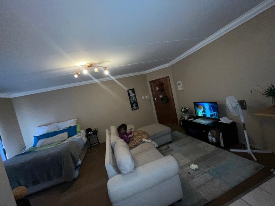 1 Bedroom Property for Sale in Kannoniers Park North West